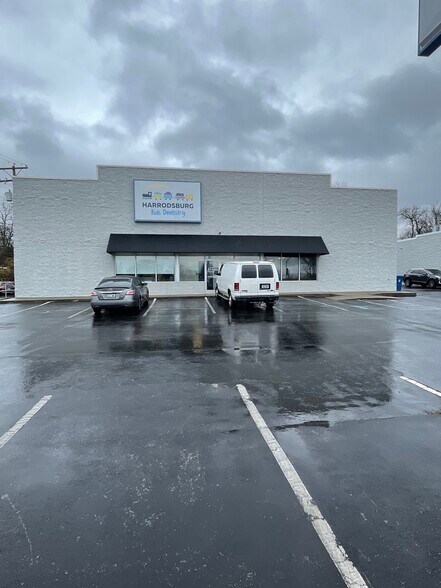 More Photos Of 685 S College St, Harrodsburg Storefront Retail Office For Lease
