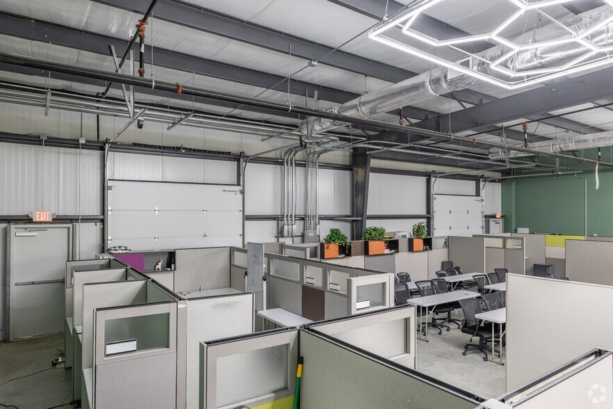 More Photos Of 710 Middle Tennessee Blvd, Murfreesboro Light Manufacturing For Lease