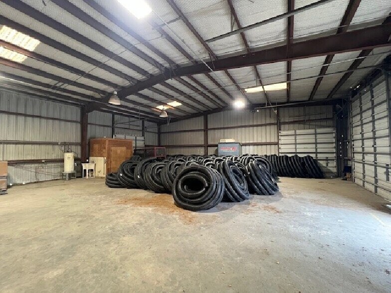 More Photos Of 433 N Navigation Blvd, Corpus Christi Manufacturing For Sale