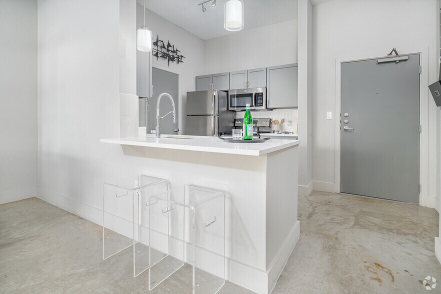 More Photos Of 100 N Santa Rosa St, San Antonio Apartments For Lease