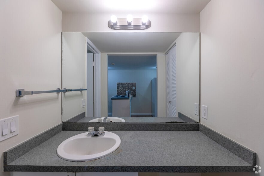 More Photos Of 750-770 NE 195th St, Miami Apartments For Sale