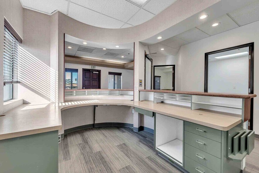 More Photos Of 1755 Erringer St, Simi Valley Medical For Lease