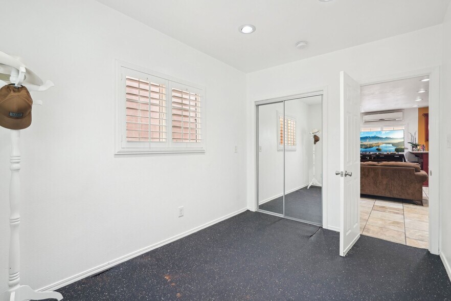 More Photos Of 10240 Atlantic Ave, South Gate Storefront For Sale