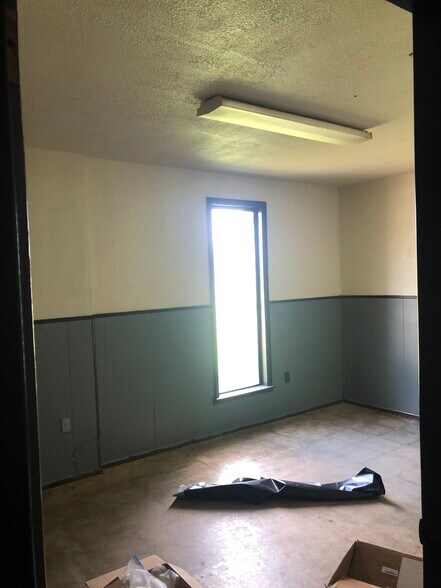 More Photos Of 11595 US Highway 181, San Antonio Service For Lease