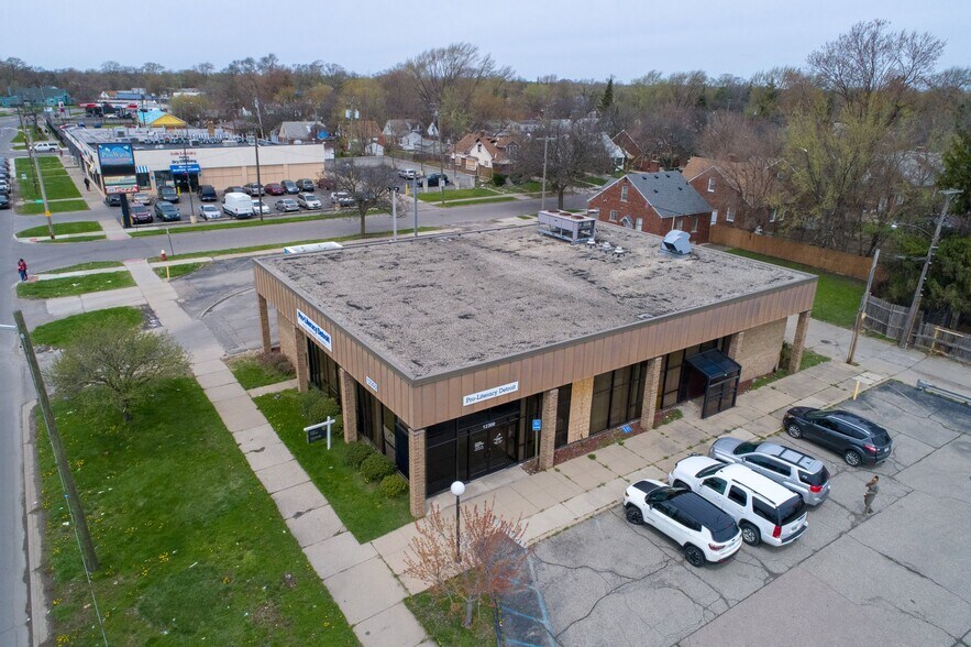 More Photos Of 12300 Morang Rd, Detroit Bank For Lease