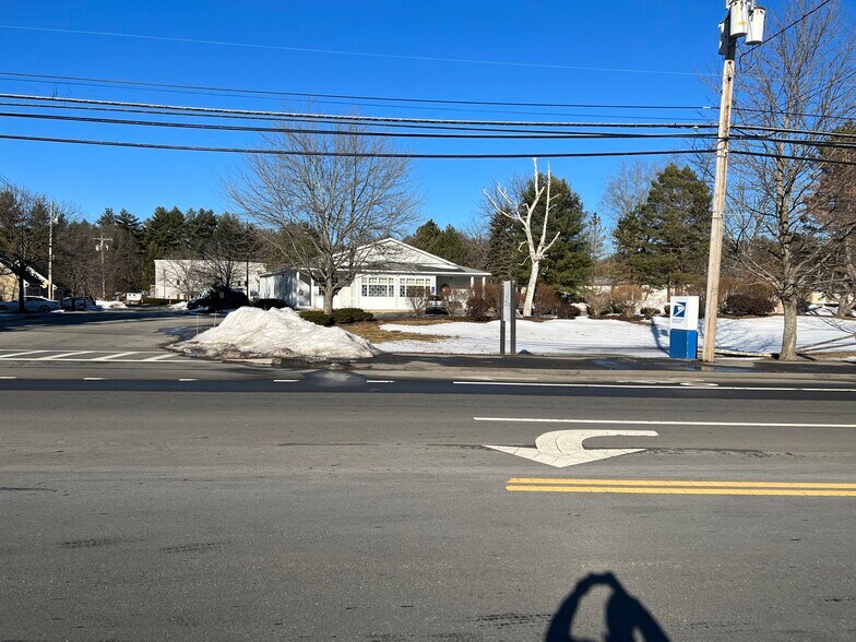More Photos Of 148 Great Rd, Stow Bank For Lease