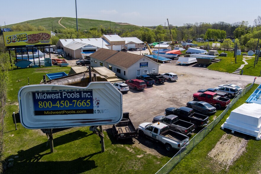 More Photos Of 3090 W Cook Rd, Grand Blanc Showroom For Sale