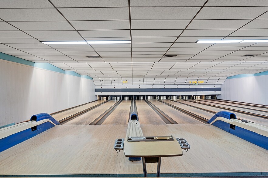 More Photos Of 78 Daniels St, Fitchburg Bowling Alley For Sale