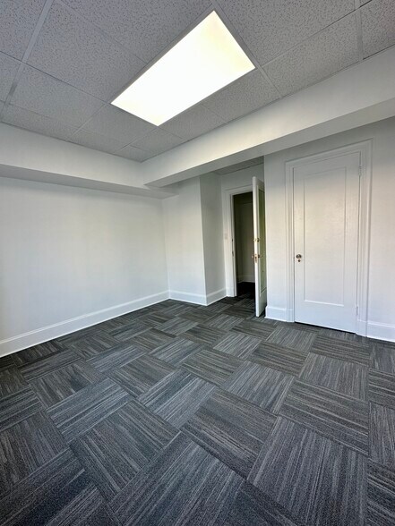 More Photos Of 1547 Lakeside Dr, Oakland Religious Facility For Sale