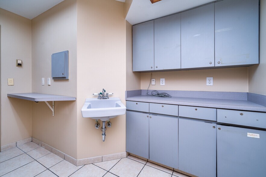 More Photos Of 7345 Far Hills Ave, Dayton Medical For Lease