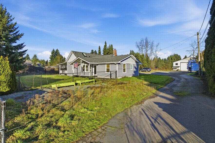 More Photos Of 10709 Woodland Ave E, Puyallup Specialty For Sale