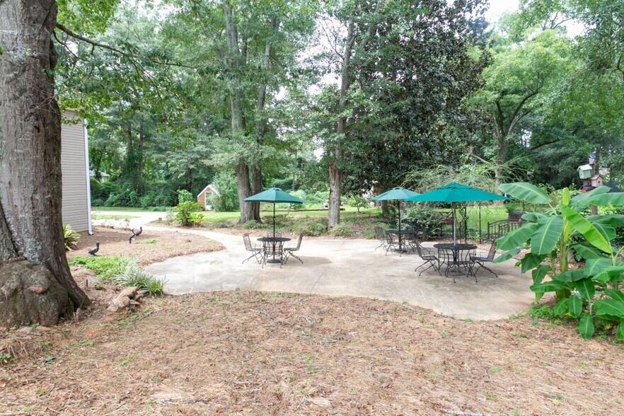 More Photos Of 173 S Lee St, Forsyth Assisted Living For Lease