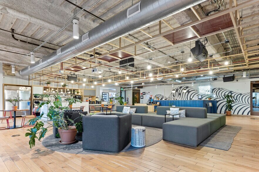 Primary Photo Of 1111 Broadway, Oakland Coworking Space