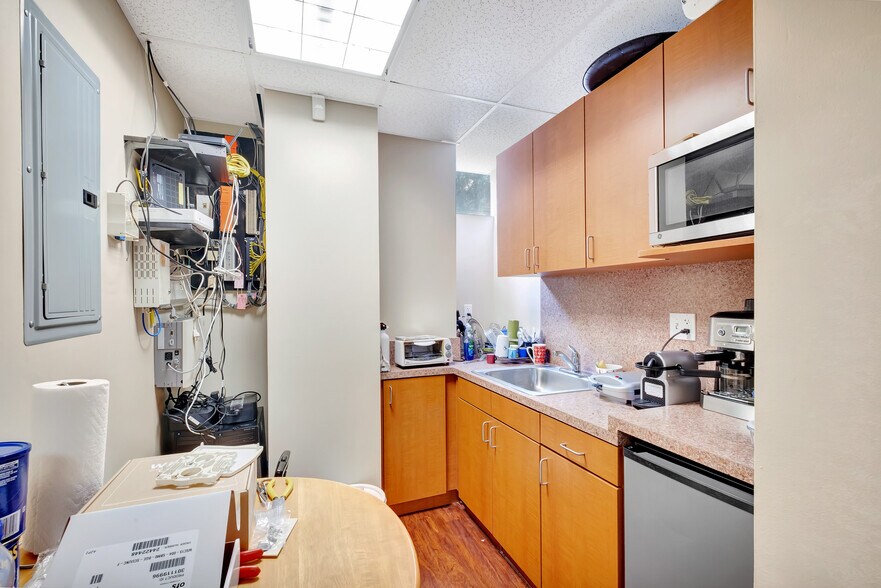 More Photos Of 4300 Biscayne Blvd, Miami Office Residential For Sale