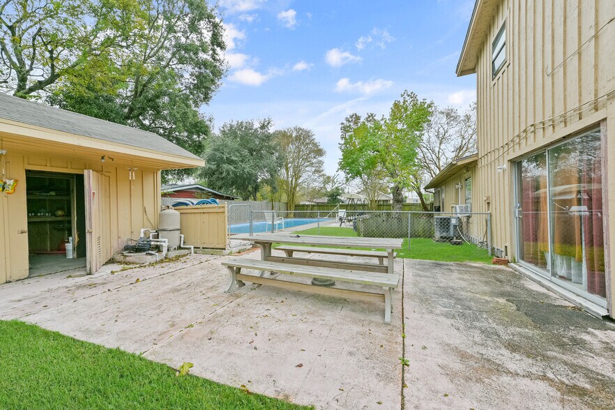More Photos Of 1804 36th St N, Texas City Multifamily For Sale