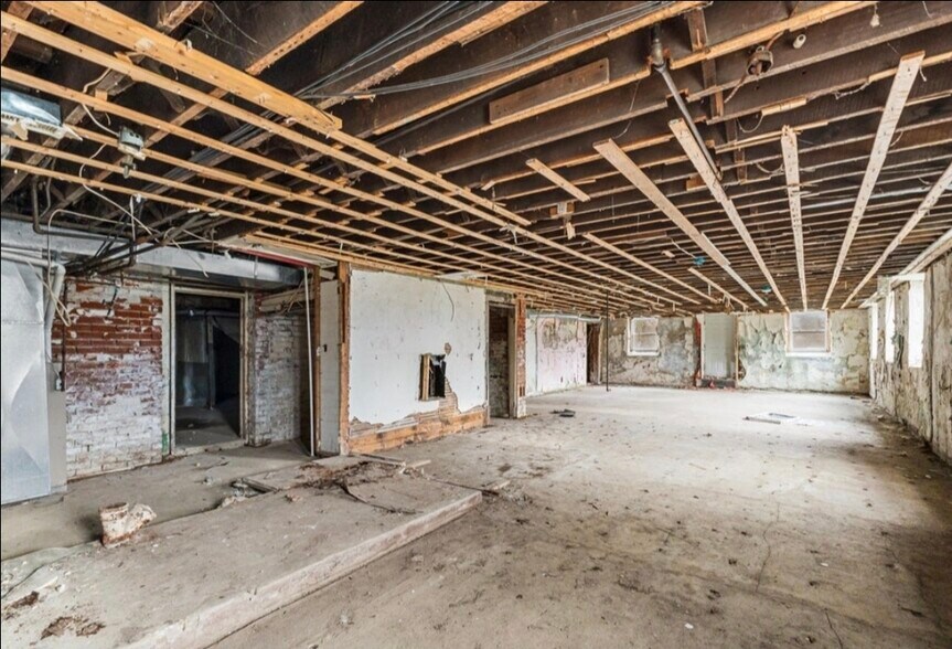 More Photos Of 85 N Main St, Walton Apartments For Sale