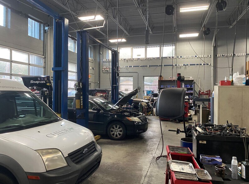 More Photos Of 2195 Briarcliff Rd NE, Atlanta Auto Repair For Sale