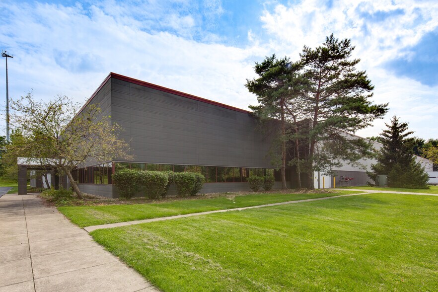 Primary Photo Of 9300 Dutton Dr, Twinsburg Warehouse For Lease