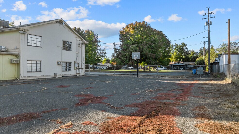 More Photos Of 355 Panama Ave, Chico Flex For Sale