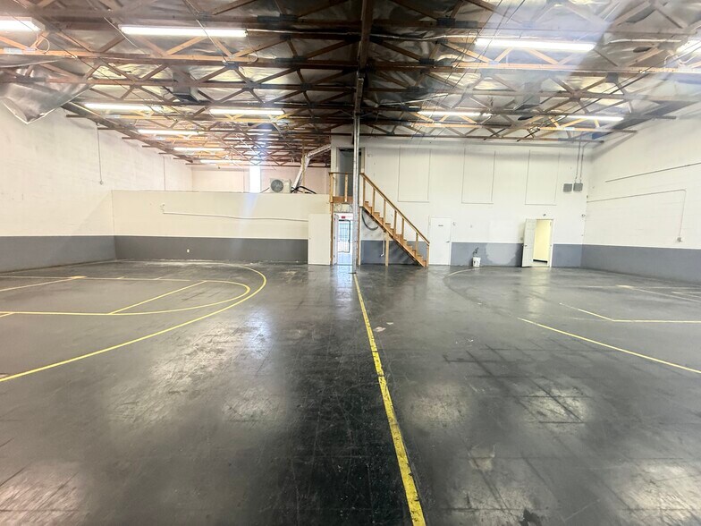 More Photos Of 1655 S Mojave Rd, Las Vegas Warehouse For Lease