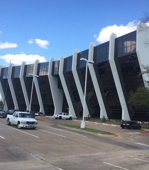 More Photos Of 1800 Teague Dr, Sherman Office For Lease