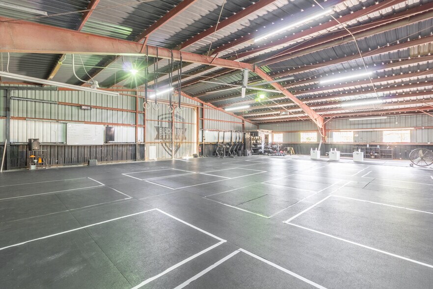 More Photos Of 1624 Airline Dr, Houston Warehouse For Sale