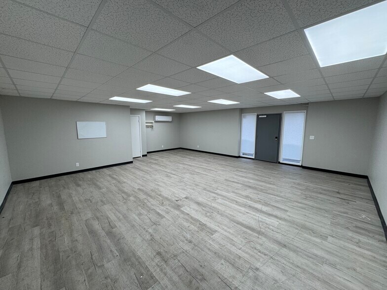 More Photos Of 6547 E Skelly Dr, Tulsa Unknown For Lease