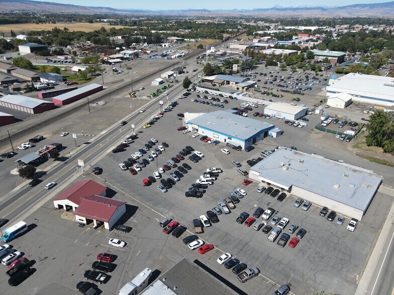 More Photos Of 1200 S Canyon Rd, Ellensburg Auto Dealership For Sale