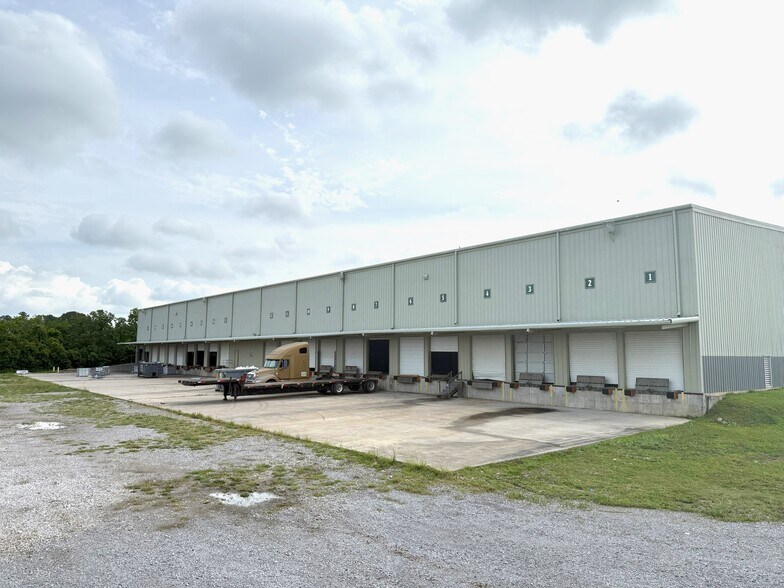 More Photos Of 1000 Le Blanc Rd, Port Allen Distribution For Lease