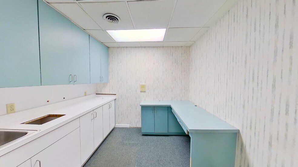 More Photos Of 1629 Union Ave, Natrona Heights Medical For Lease