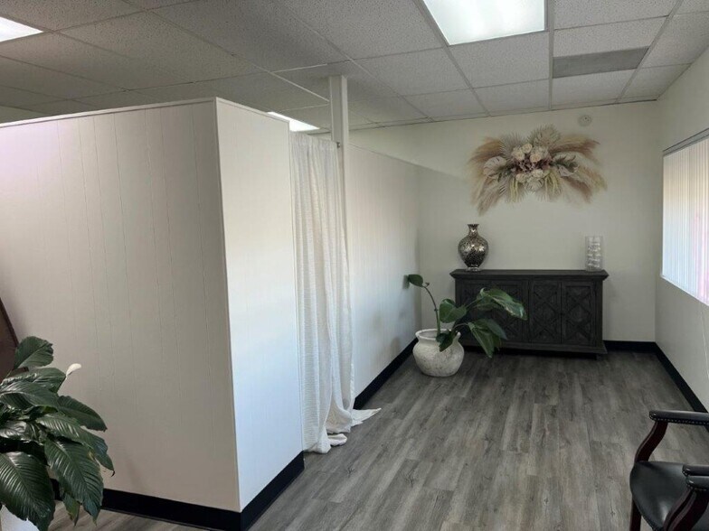 More Photos Of 702 E Main St, Othello Storefront Retail Office For Lease