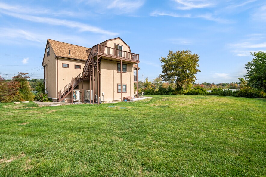 More Photos Of 2 Douglas Pike, Smithfield Office For Sale