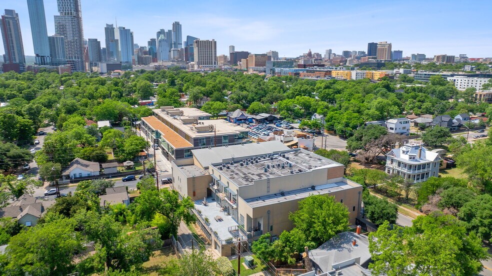 More Photos Of 1601 E Cesar Chavez St, Austin Apartments For Sale