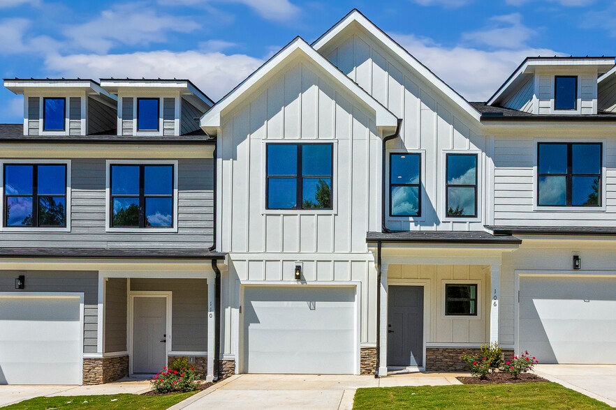 Primary Photo Of 102 Chella Ct, Sanford Apartments For Sale