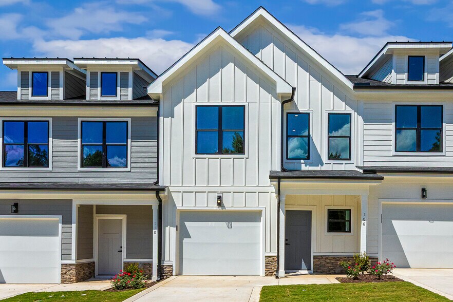 Primary Photo Of 114 Chella Ct, Sanford Multifamily For Sale