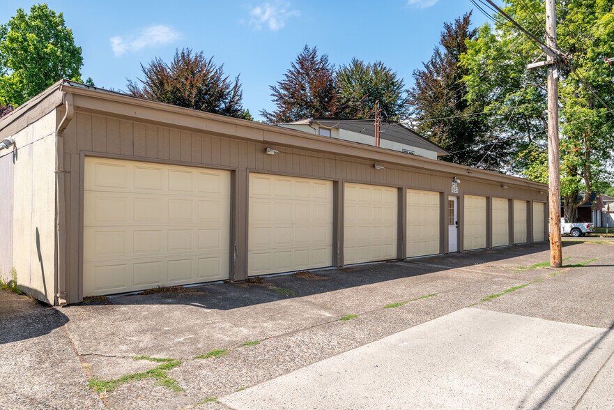 More Photos Of 1951 Louisiana St, Longview Apartments For Sale