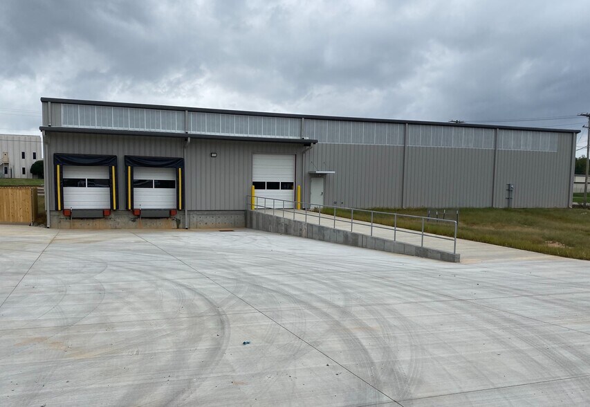 More Photos Of 142 Brickton Dr, Fletcher Industrial For Sale