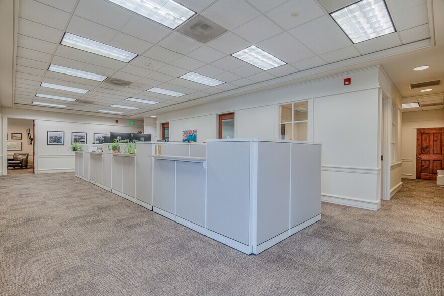 More Photos Of 345 SE 3rd St, Bend Office For Sale