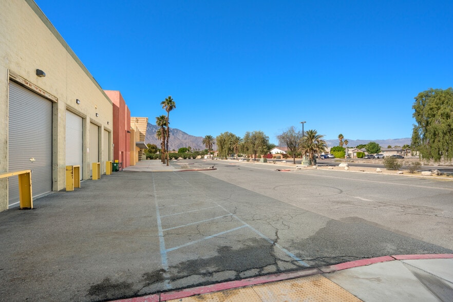 More Photos Of 31033 Date Palm Dr, Cathedral City Storefront For Sale