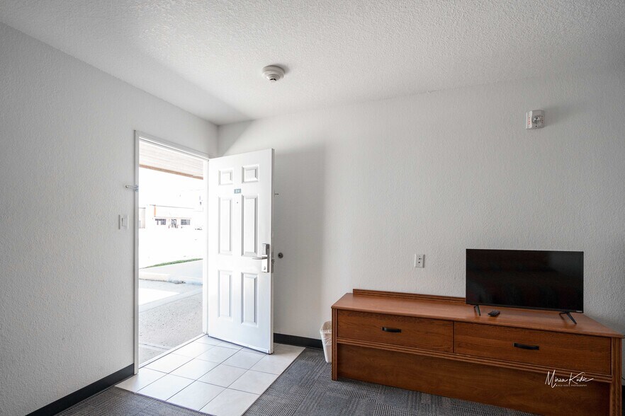 More Photos Of 203 SW 7th St, Stuart Hotel For Sale