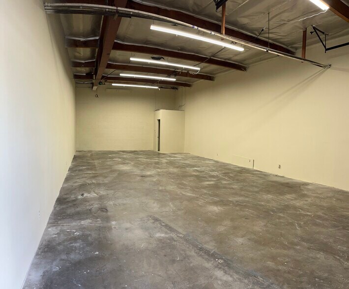 More Photos Of 11062-11076 Mercantile Ave, Stanton Service For Lease