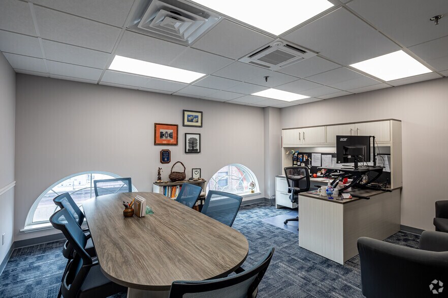 More Photos Of 62 Washington St, Middletown Office For Lease