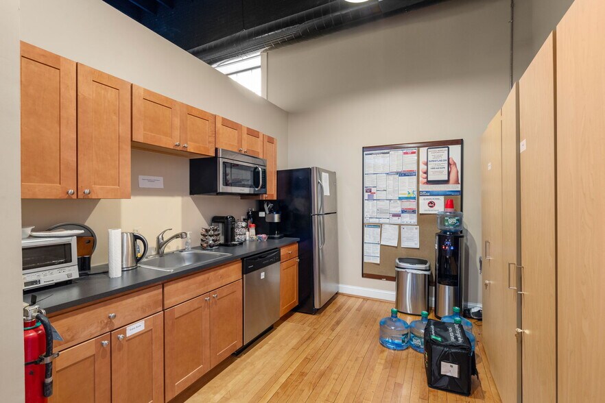 More Photos Of 24 Cambridge St, Charlestown Office For Sale