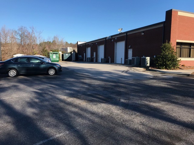 More Photos Of 173 Towerview Ct, Cary Flex For Lease