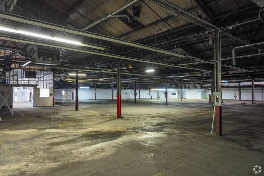 More Photos Of 1729 Pennsylvania Ave, Monaca Manufacturing For Lease