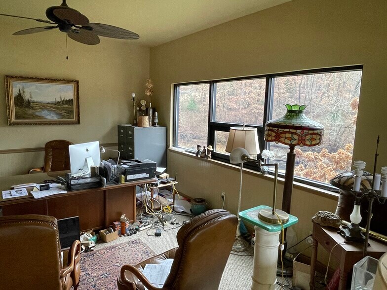 More Photos Of 102-103 Hicks Road Rd, Renfrew Flex For Sale