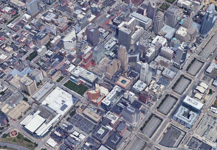 More Photos Of 600 Vine St, Cincinnati Office For Lease