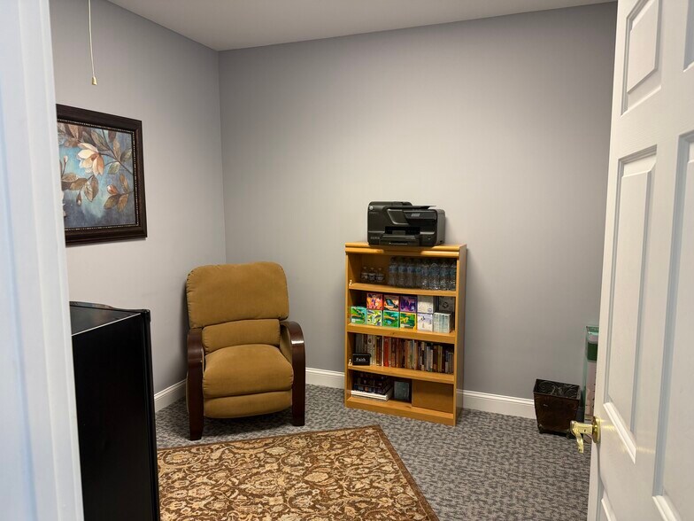 More Photos Of 3237 S Cherokee Ln, Woodstock Office For Sale