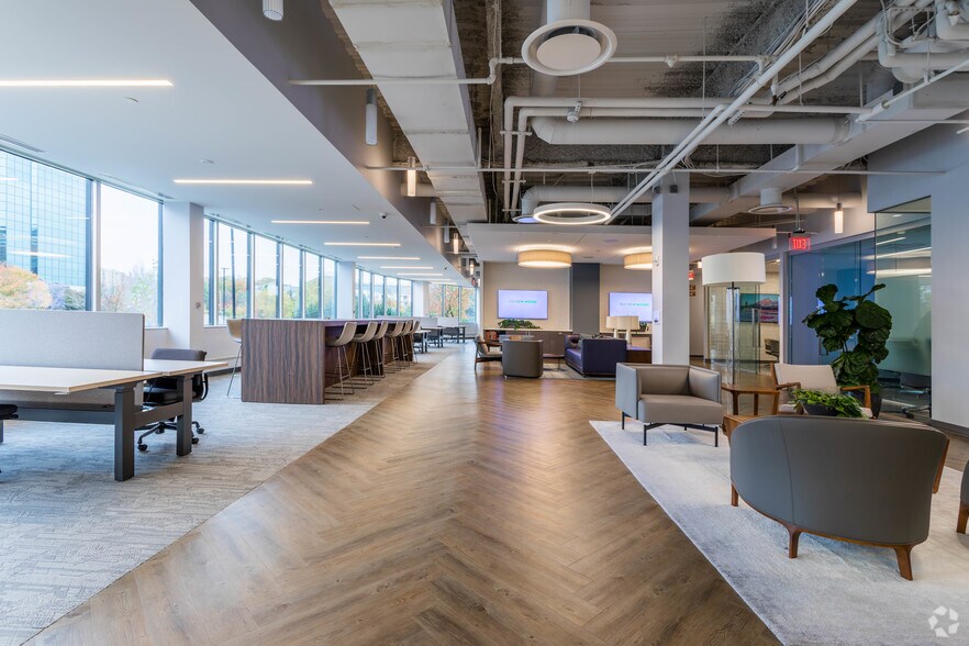 More Photos Of 8260 Greensboro Dr, McLean Office For Lease