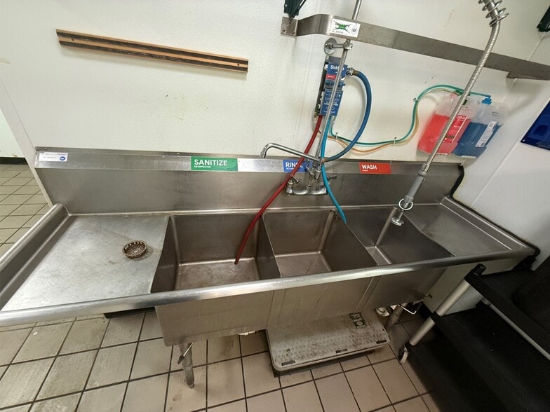 More Photos Of 11149 Asheville Hwy, Inman Freestanding For Lease